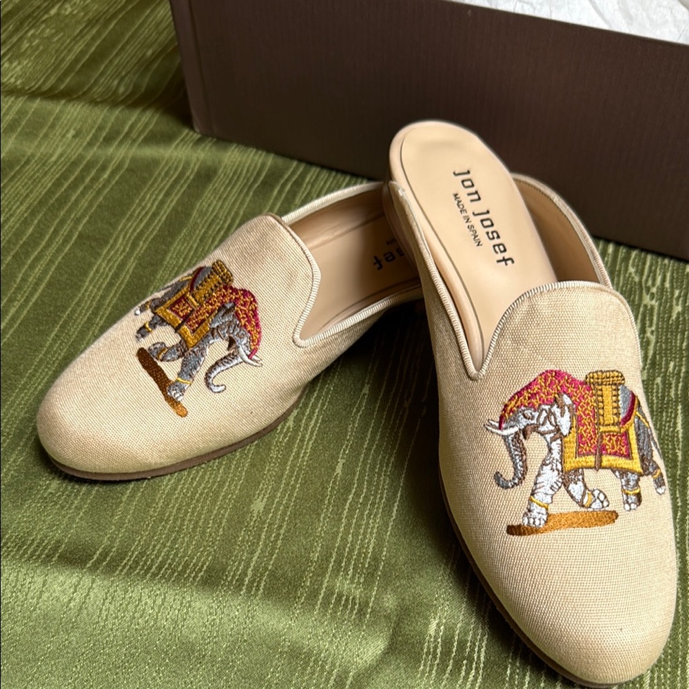Jon Josef Elephant Embroidered Loafers - Cream size 6.5